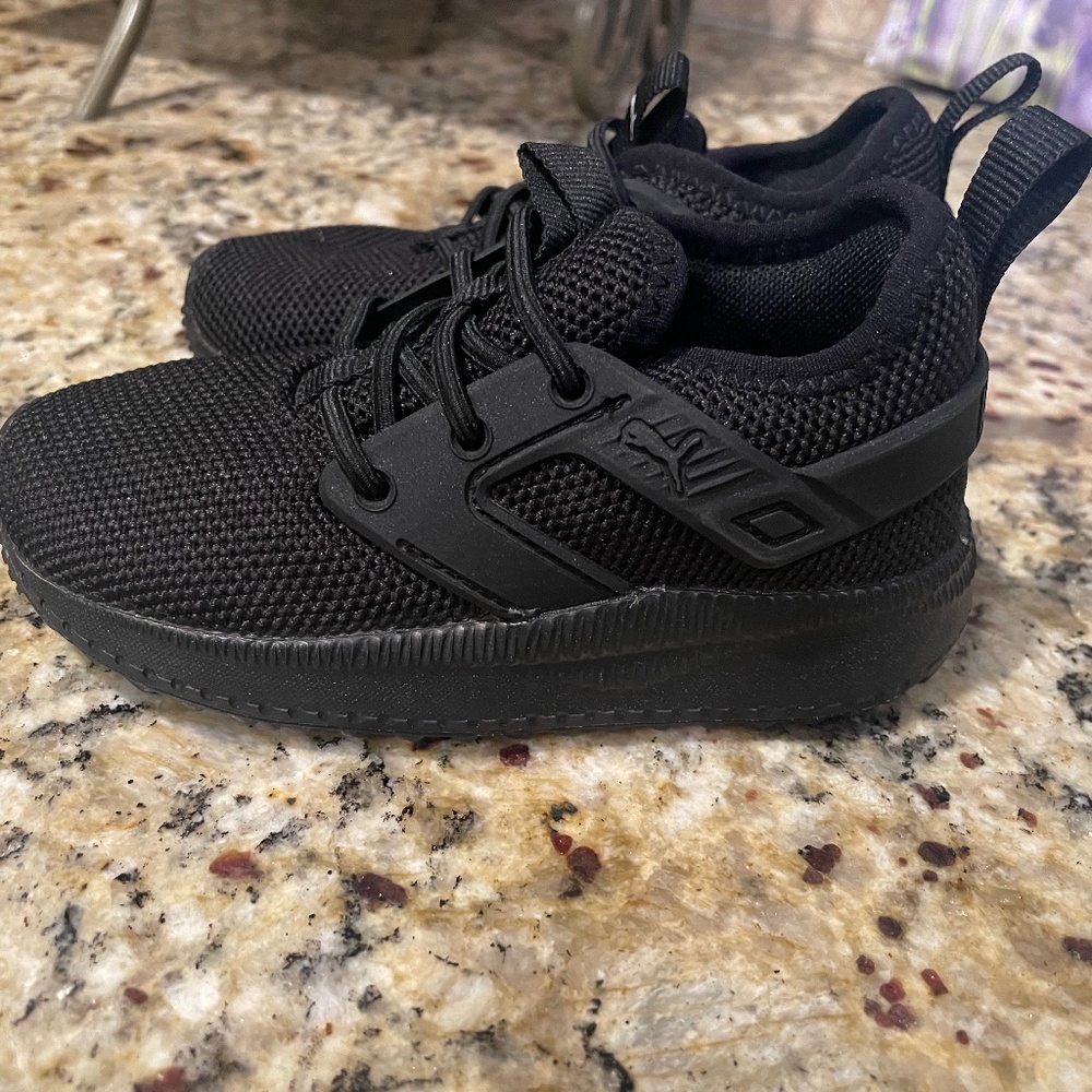 Toddler boys Puma slip on tennis shoe
